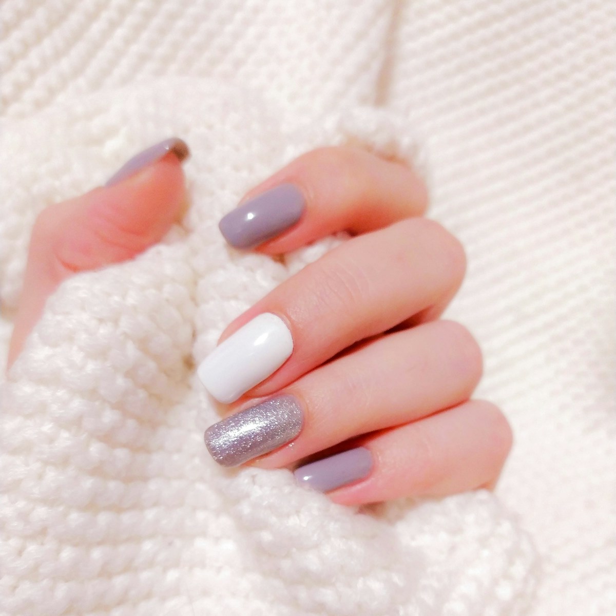 Capsules ou Gel pour les Ongles : Le Face-à-Face qui Va Changer Votre Manucure