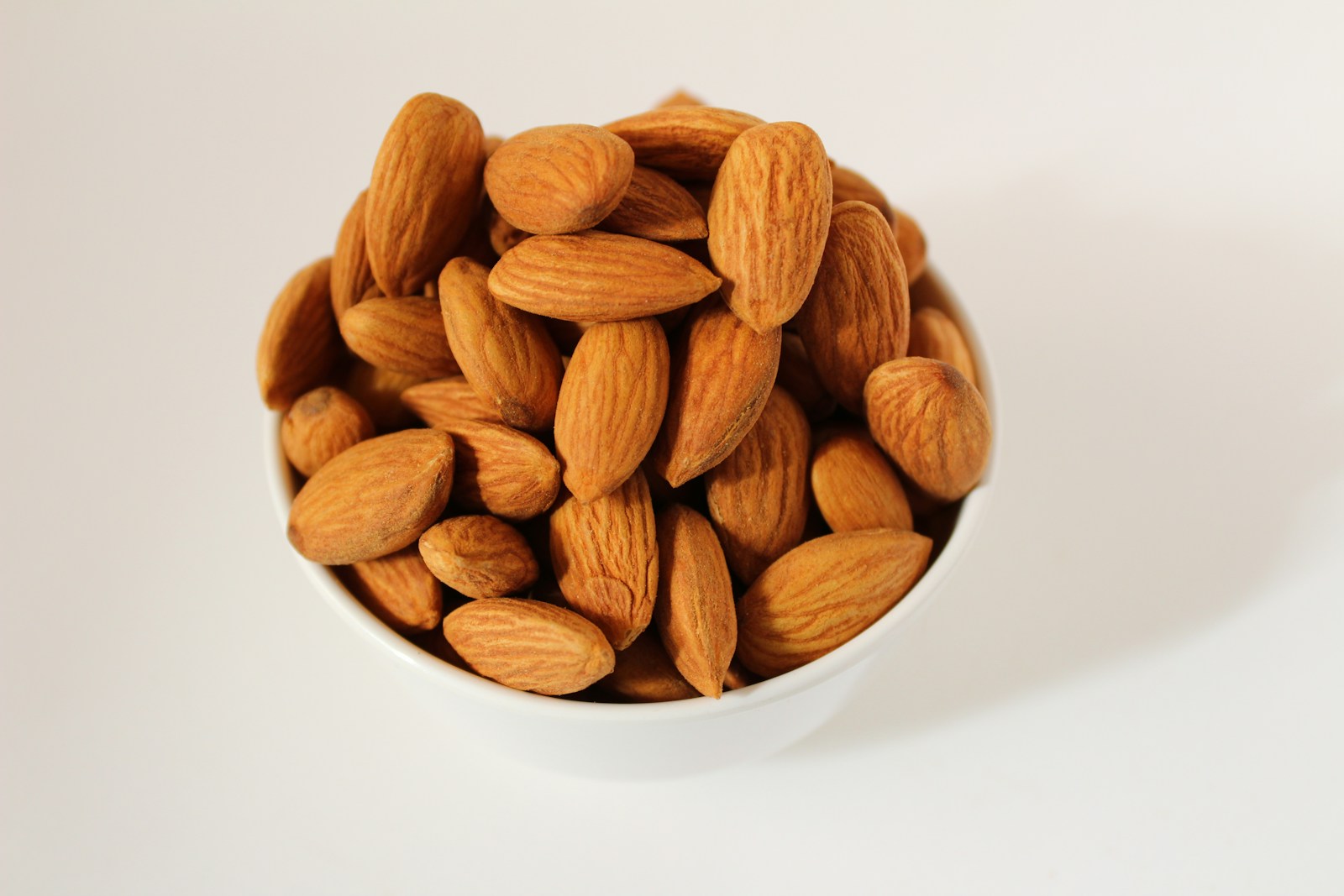 Combien d’amandes par jour sans se perdre entre santé, satiété et calories